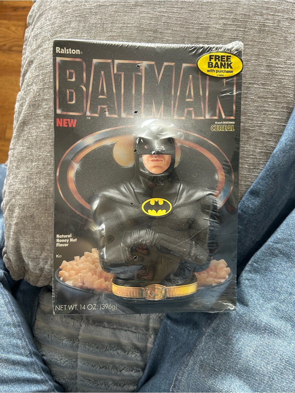 1989 Batman Collectible Cereal with Bank - Picture 3 of 4